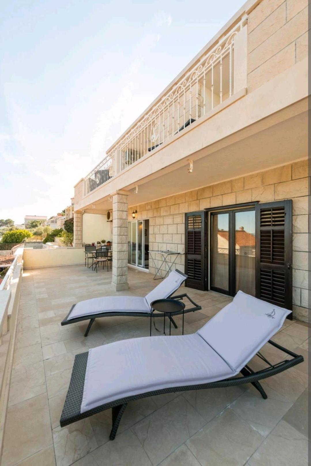 Apartments Siesta Sumartin Kültér fotó
