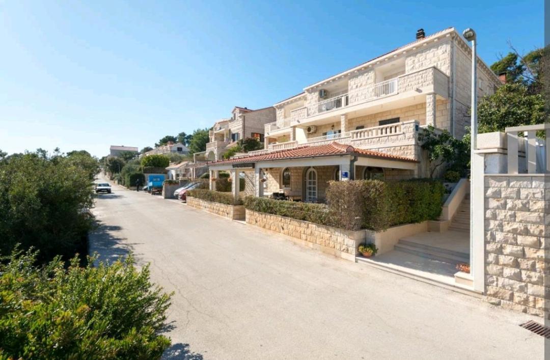 Apartments Siesta Sumartin Kültér fotó